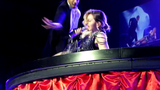 Unapologetic Bitch - Rebel Heart Tour - Montreal - September 10, 2015 (1080p)