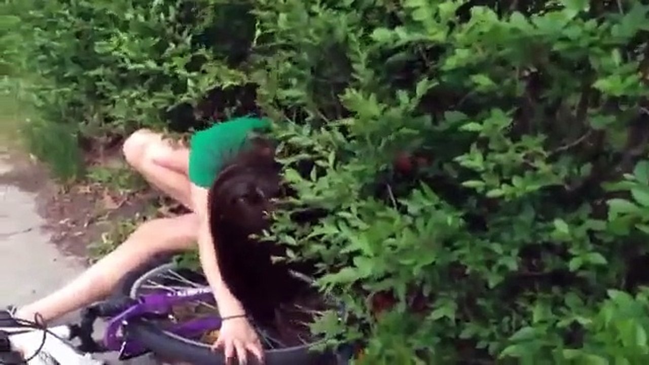 Funniest drunk video of all time, who should have stayed at home!