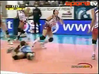 Aslan'a İtalyan pasör! | Eleonora Lo Bianco