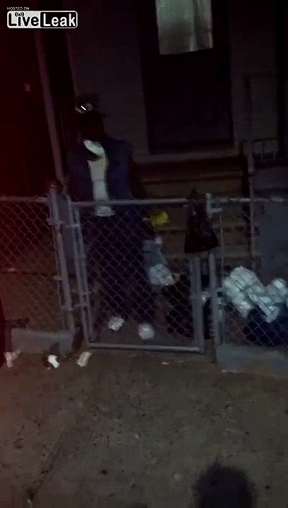 Don't mess with this crackhead, she ain't havin' it