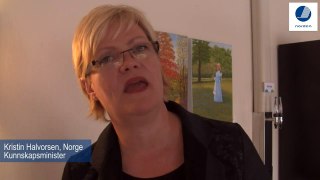 Kristin Halvorsen vill göra välfärdsutbildningarna mer attraktiva