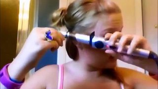 Garota arranca os cabelos com Baby Liss