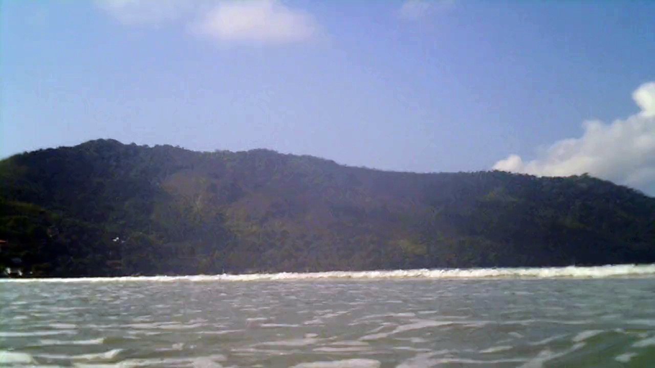 Passeio ao Ubatuba na praia da Enseada, Litoral Norte de São Paulo, Brasil, SUP, em pets reciclados