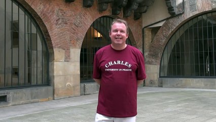 Prorektor UK Kovář přijal výzvu The ALS Ice Bucket Challenge