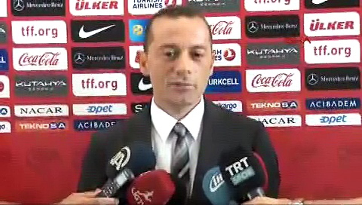 Cüneyt Çakır: "Hakem camiası olarak Türk futbolunun önüne geçme gibi bir niyetimiz yok"