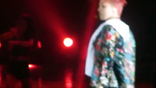 Bigbang in Hong Kong - GD talking & Fantastic Baby [720p]