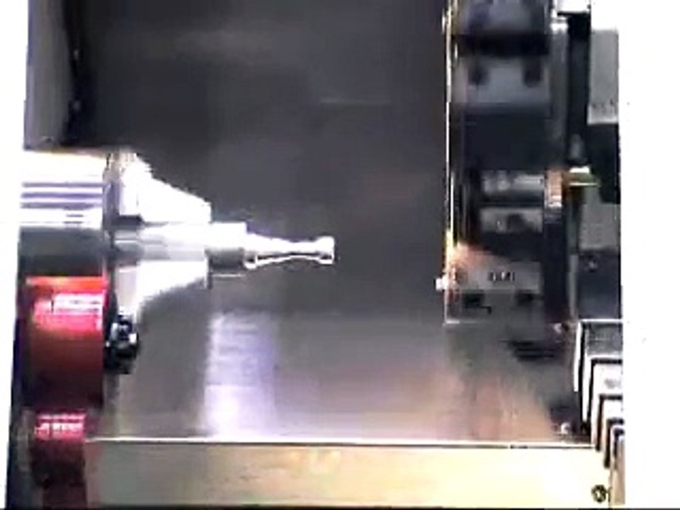 DOOSAN LYNX 220 CNC-Drehmaschine (Bearbeitung Schachfigur)