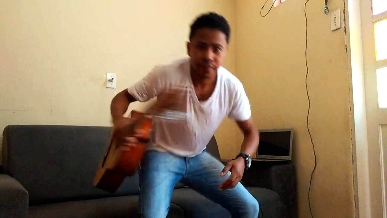 Robison Lopes  musica teu sorriso