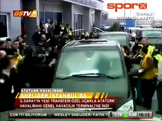 G.Saray taraftarı çıldırdı! Sneijder'e coşkulu karşılama...