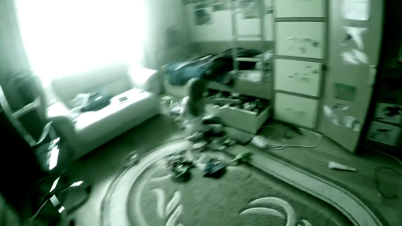 когда сестра мусорит