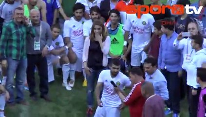 Sahada evlenme teklif etti...