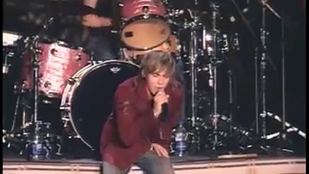 Jesse McCartney Live-Because You Live