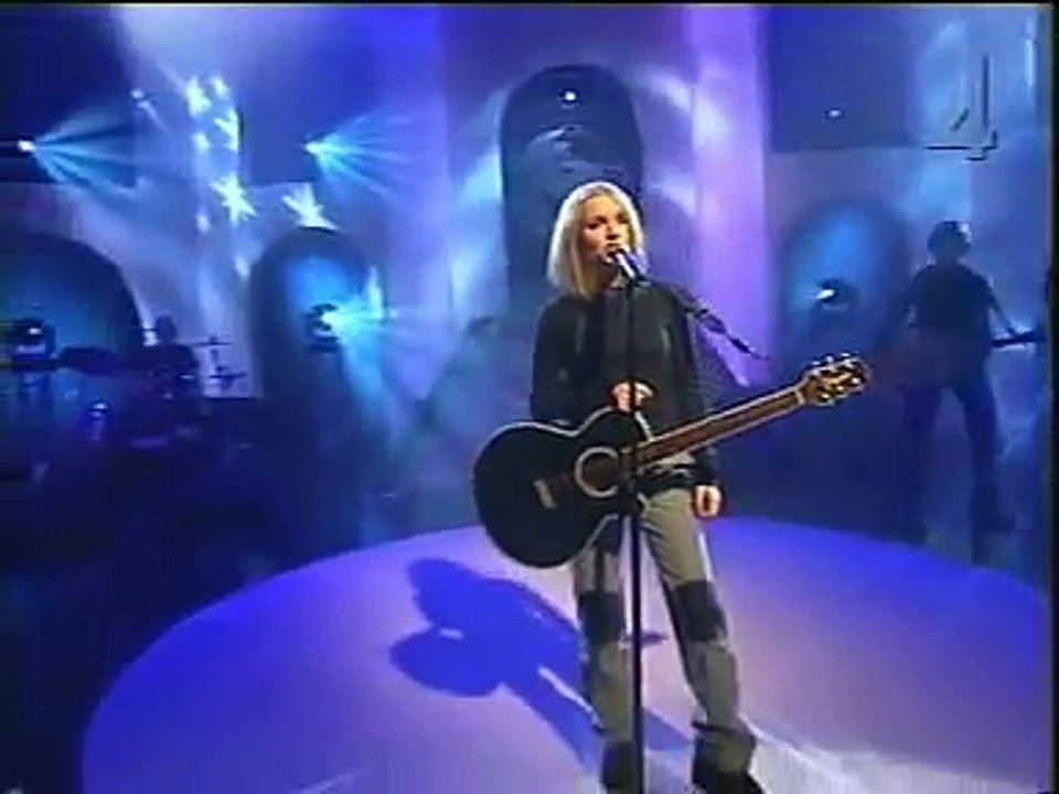 Lene Marlin Sitting down here live at faddergalan 1999