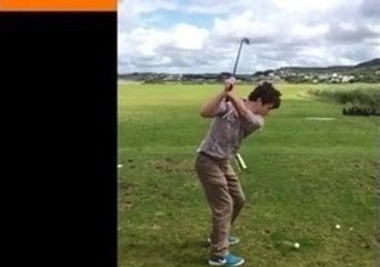 Télécharger la video: Young Disabled Golfer Shows His Skills on the Fairway