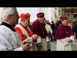 Příjezd kardinála Dominika Duky 21.2. 2012.mpg