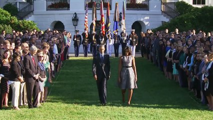 Barack Obama faz um minuto de silêncio em homenagem ao 11/9
