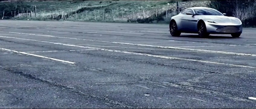 L'Aston Martin DB10 de James Bond Spectre en drift