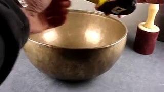 Demo of Large Singing Bowl - 2.3 kg, 11