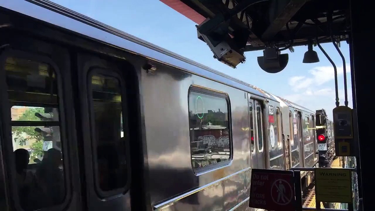 R62A and R142A conversion 7 trains at 74th Street