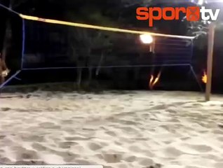Ronaldinho çıldırdı! | Ayak voleybolunda görülmemiş hareket...