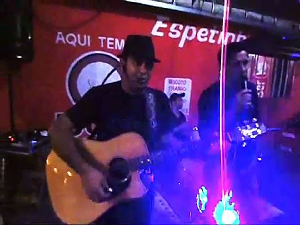 Samuel Viola cantando uma linda canção de João Paulo e Daniel