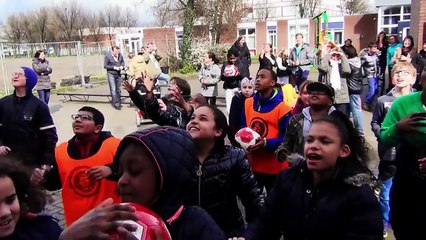 Aegon en Ajax steunen Fonds Gehandicaptensport (korte versie)