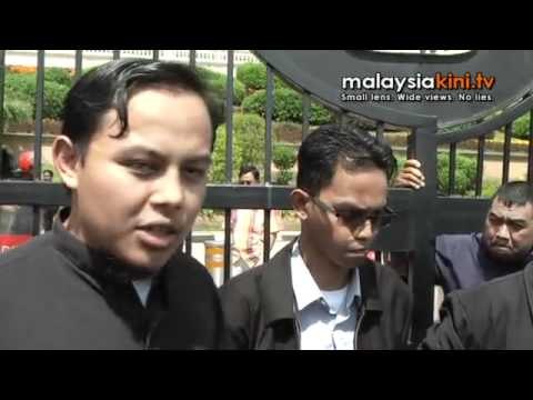 Students rally against hikes in Putrajaya, 3 arrested