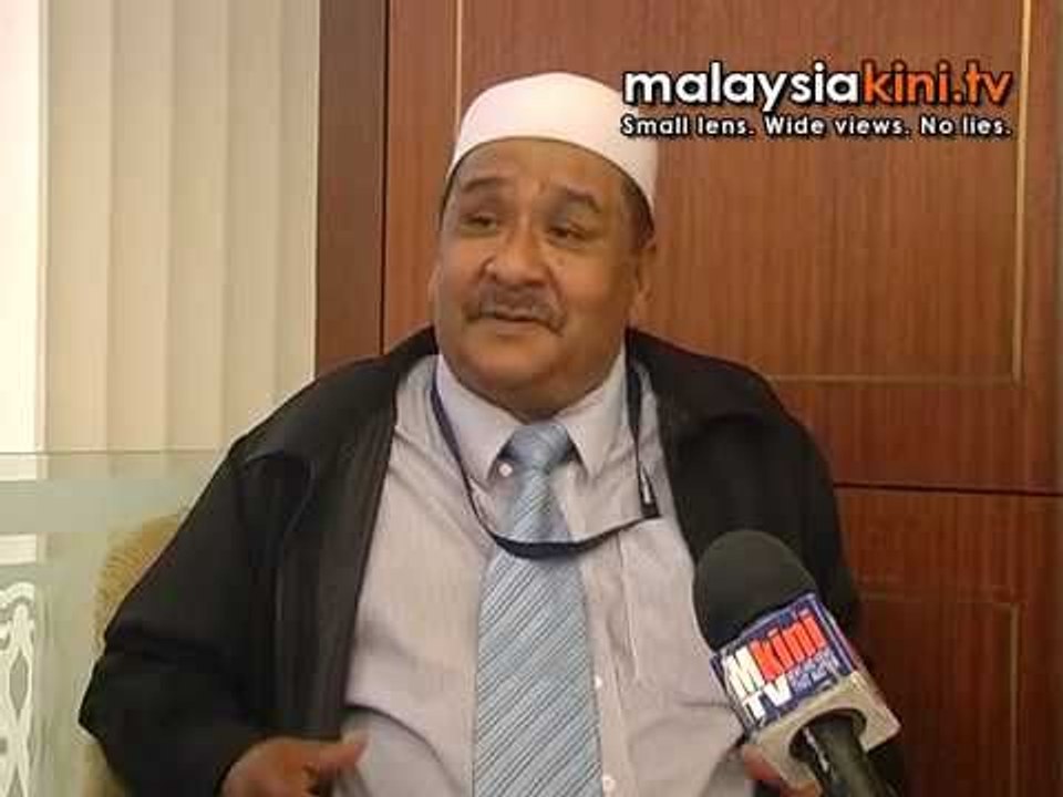 Anwar supporter apologises over crumpled memo