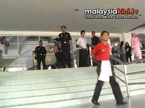 Teoh inquest: 'Suicide note' author still a mystery