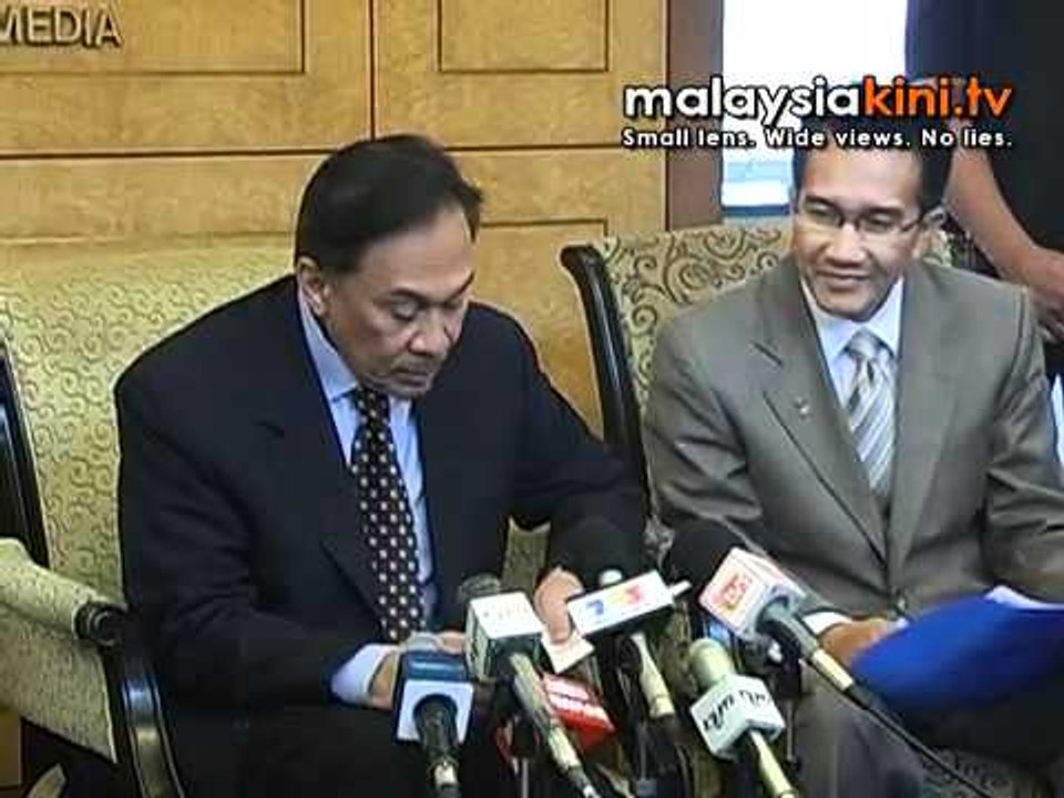 'New palace contract given to unqualified crony'