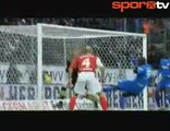 Gemileri yakan forvet Demba Ba..