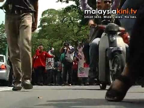 Thousands rally against Israel