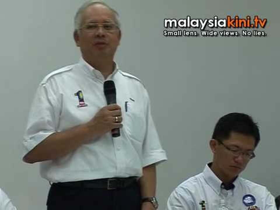 Najib schmoozes Christian leaders
