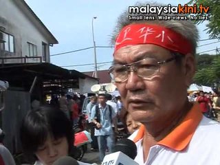 万挠村民三月围村保卫战  Villagers stall TNB demolishers