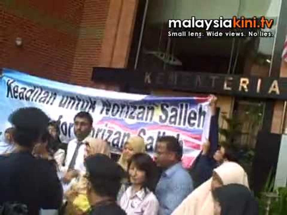 Home Minister declines to meet police shooting victim