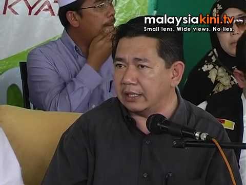 PAS worker slashed, Umno blamed