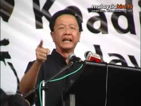 Thousands throng stadium for Teoh