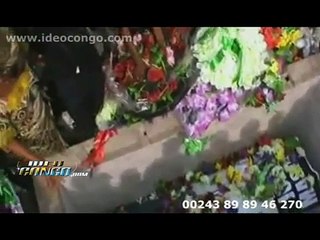 ENTERREMENT DE MASIRIKA AU CIMETIERE DE KINKOLE