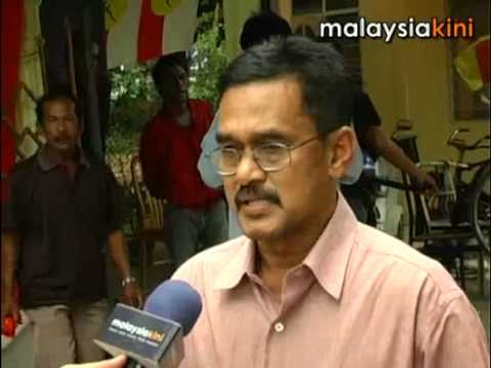 Wan Farid visits Kg Paloh