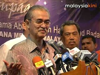 Pak Lah in KT early because he's 'free'