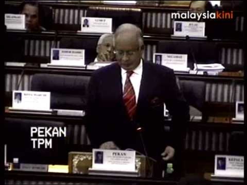 Najib interrupted by Pakatan MPs