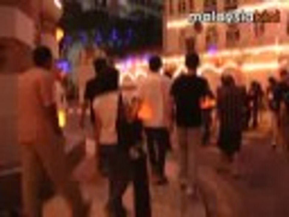 Anti-ISA lantern walk attracts youth
