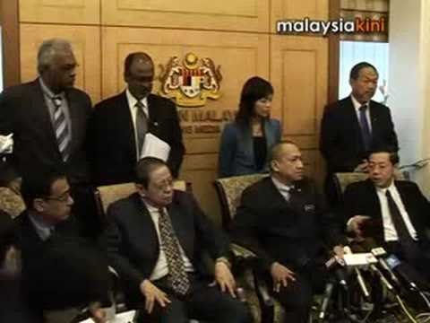 Assaulted foreign reporter submits memo