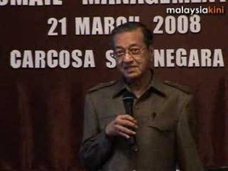 Video herunterladen: Tun Dr Mahathir pays tribute to old friend