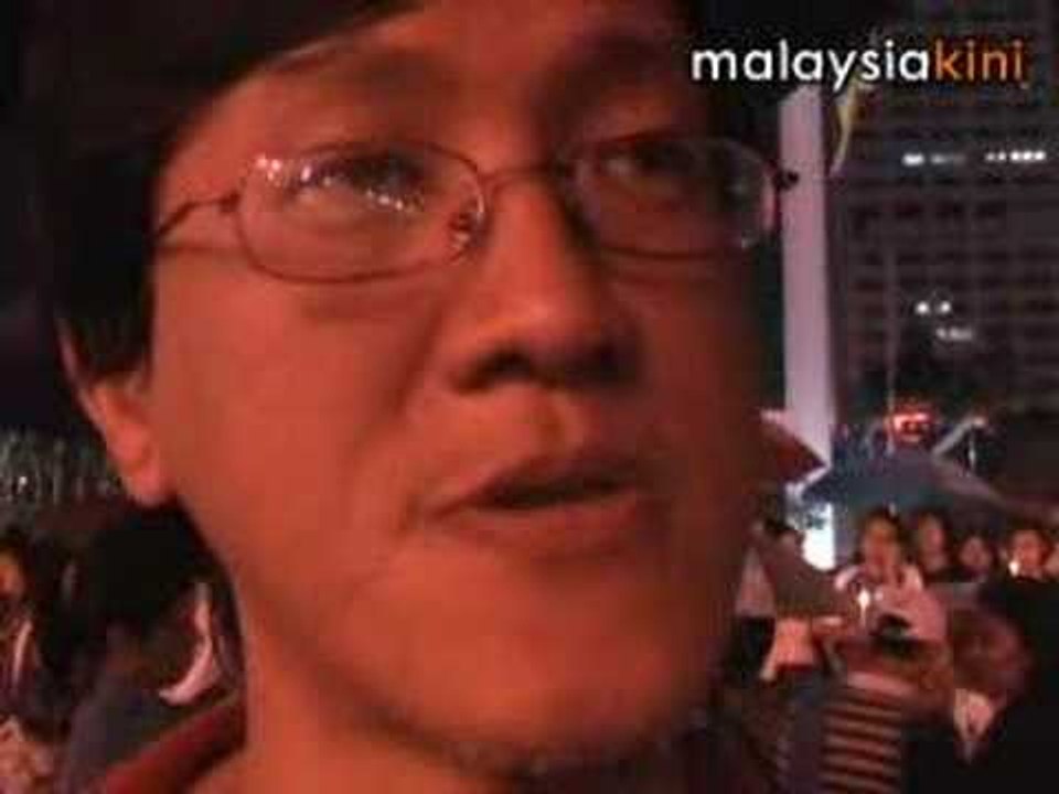 Candlelight vigil for detained Hindraf supporters