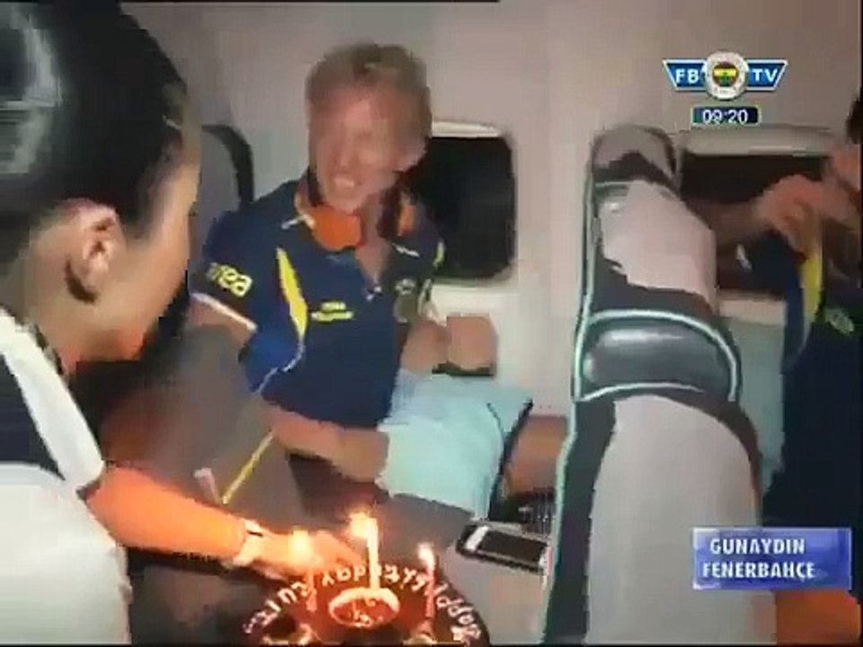 Dirk kuyt fbtv birthday surprise on the plane