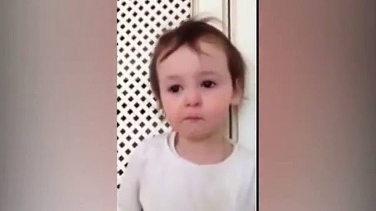 Подожди,НЕ ПЛАЧЬ!!!...Ой не могу...Такая ЛАПУЛЬКА!))