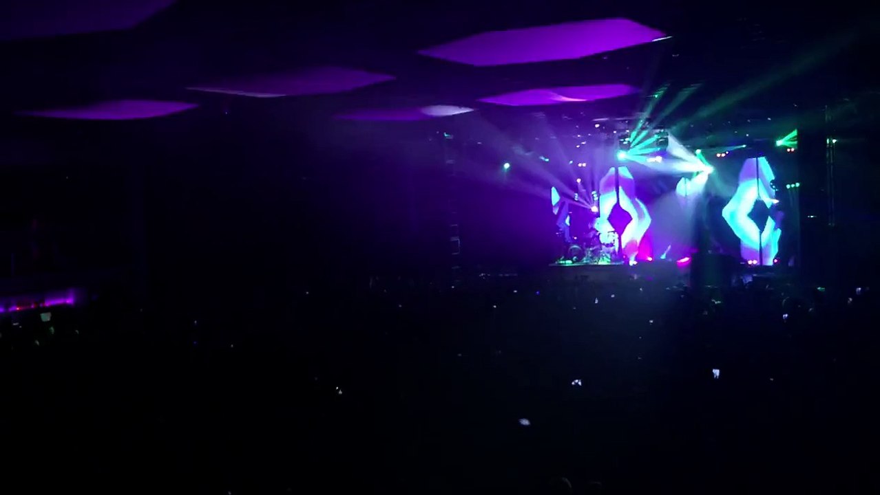 Twenty One Pilots - Can't Help Falling In Love/The Judge