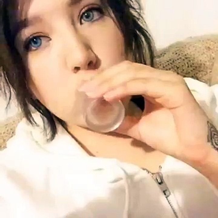 Kylie Jenner Lips Challenge Tutorial (Shot Glass #KylieJennerChallenge)