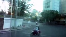 Đường phố Sài Gòn vắng lặng sáng mùng 2 Tết 2013
